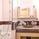 Apartment Le Belvedere - R4 317 By Interhome *