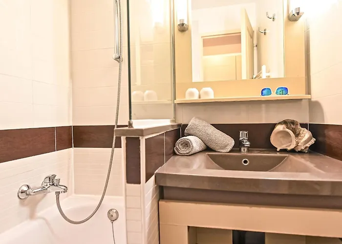 Le Belvedere - R4 317 By Interhome * Saint-Raphaël