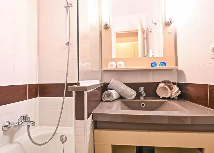 Lejlighed Le Belvedere - R4 317 By Interhome *